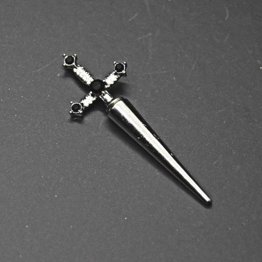 Single Sword Dagger Ear Jacket